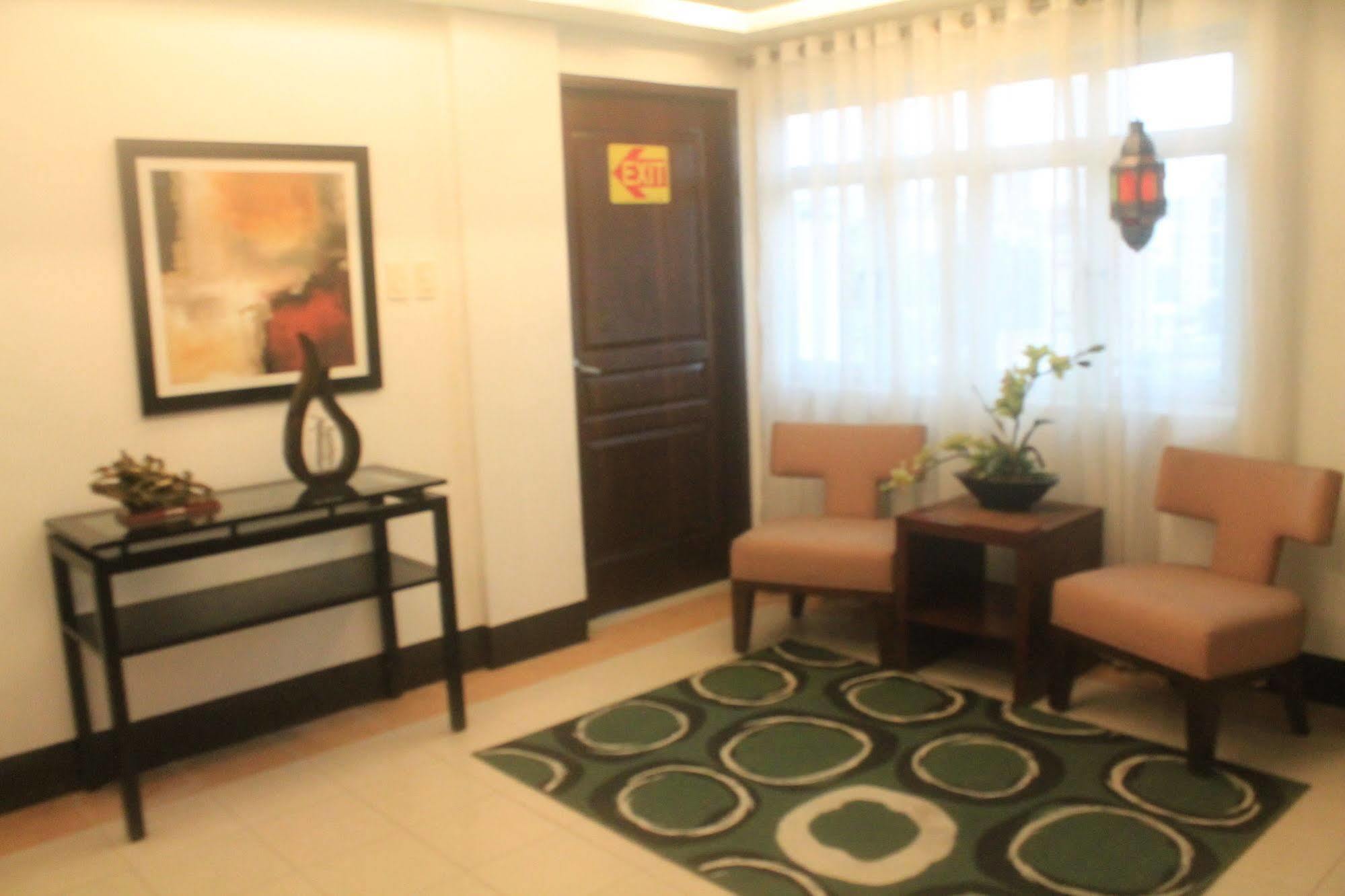 Vaccinated Staff - OYO 107 Orange Nest Hotel Manila Exterior foto