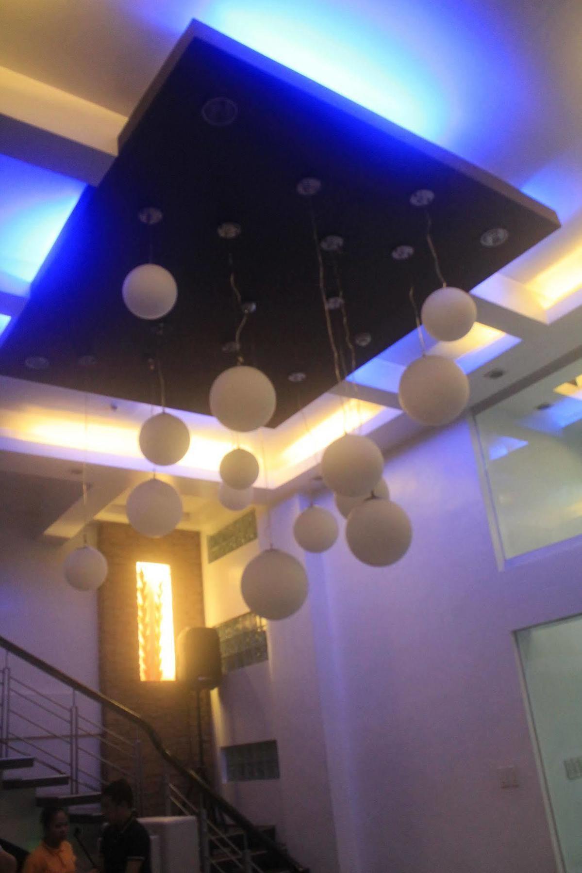 Vaccinated Staff - OYO 107 Orange Nest Hotel Manila Exterior foto